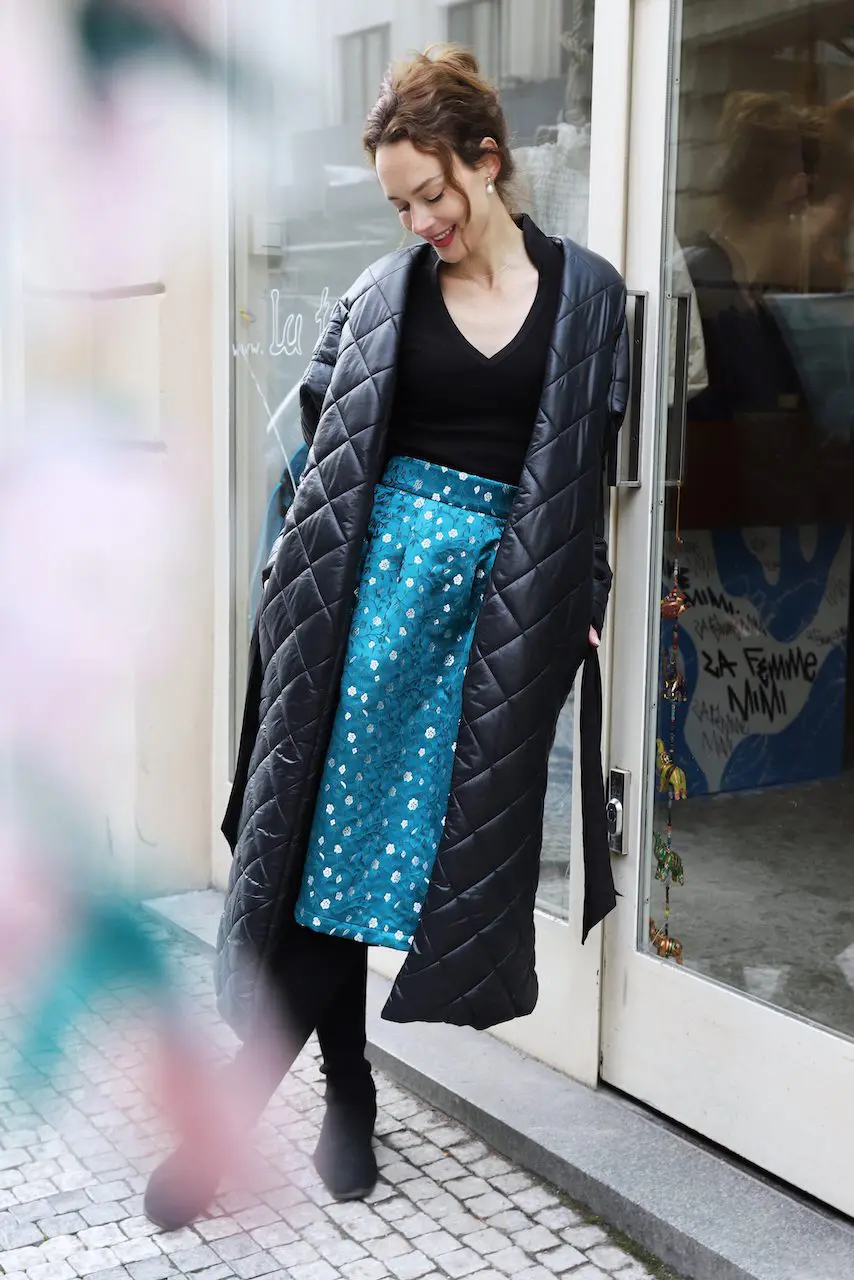 Black coat - Image 7