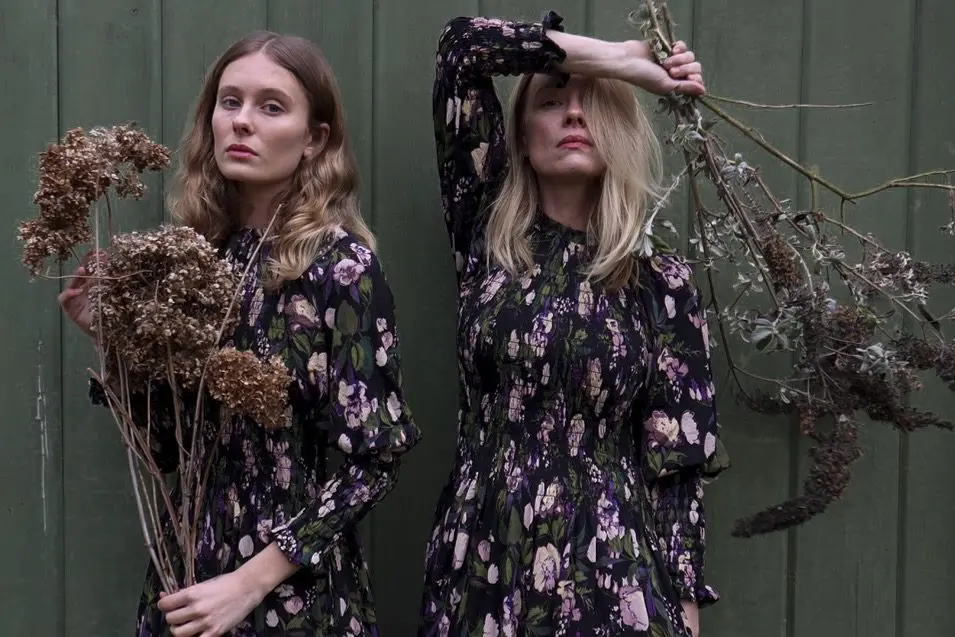 Šaty zimní zahrada - Obrázek 4