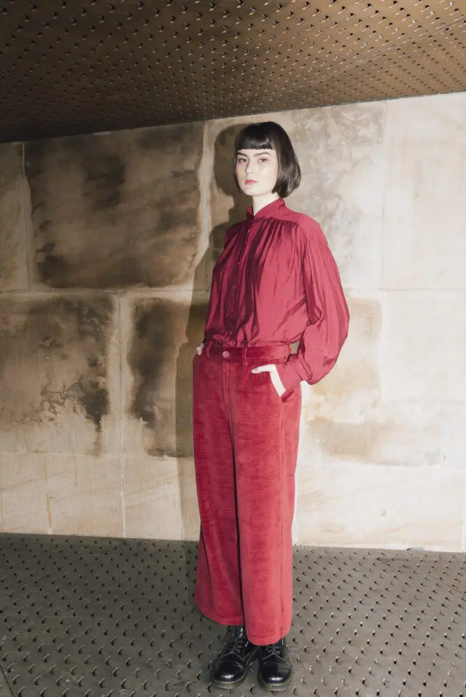 Bordeaux manšetrové kalhoty