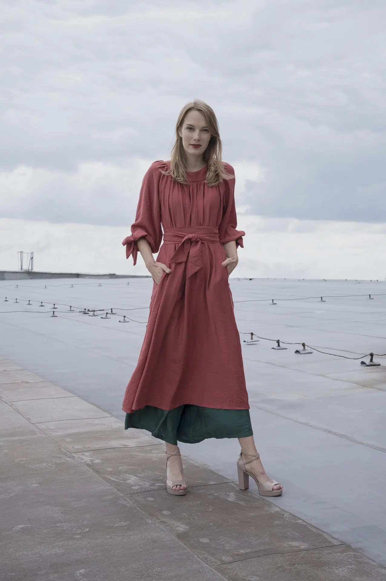 Korálové šaty - Obrázek 4