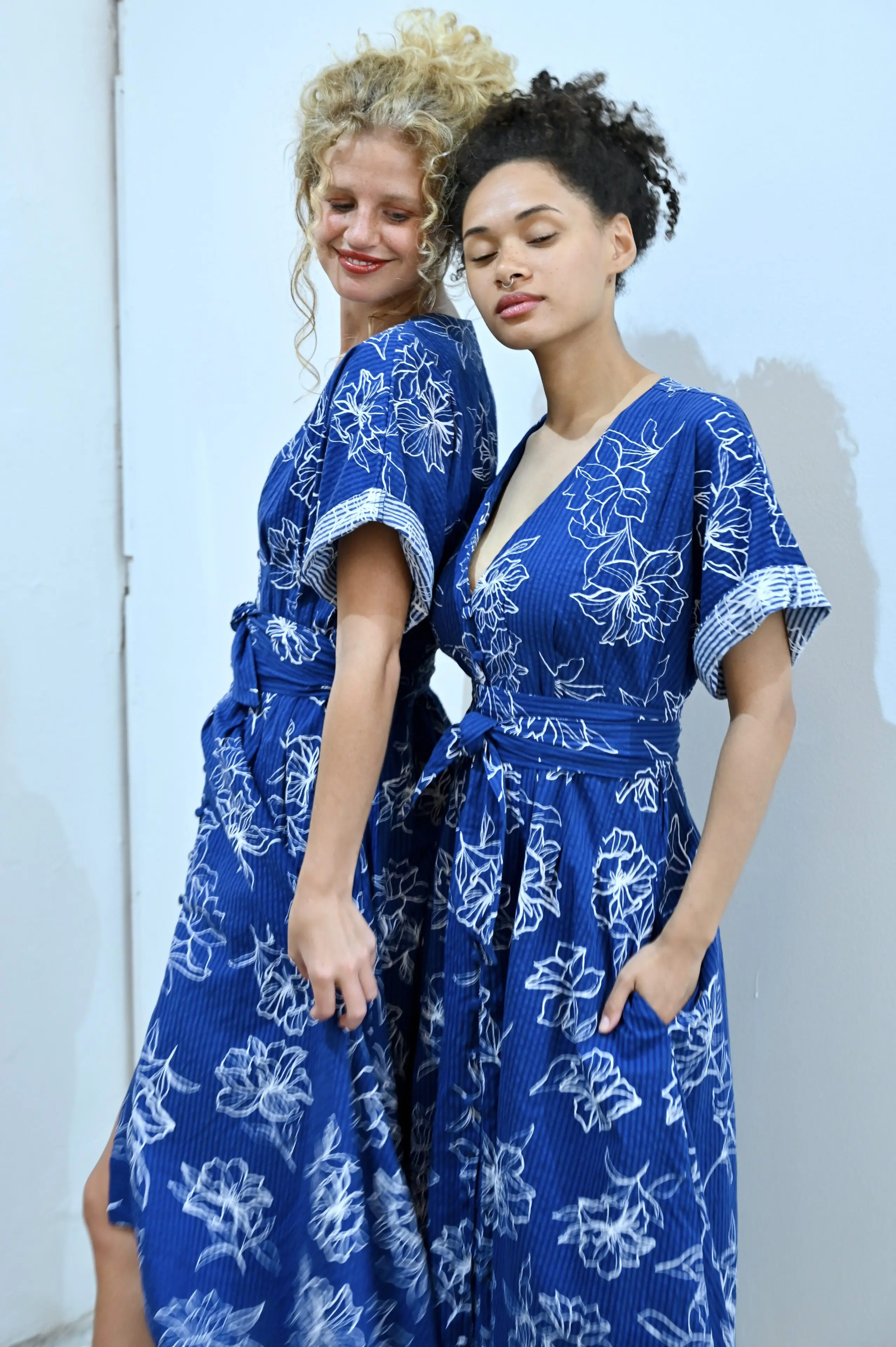 The White and Blue World - Image 8
