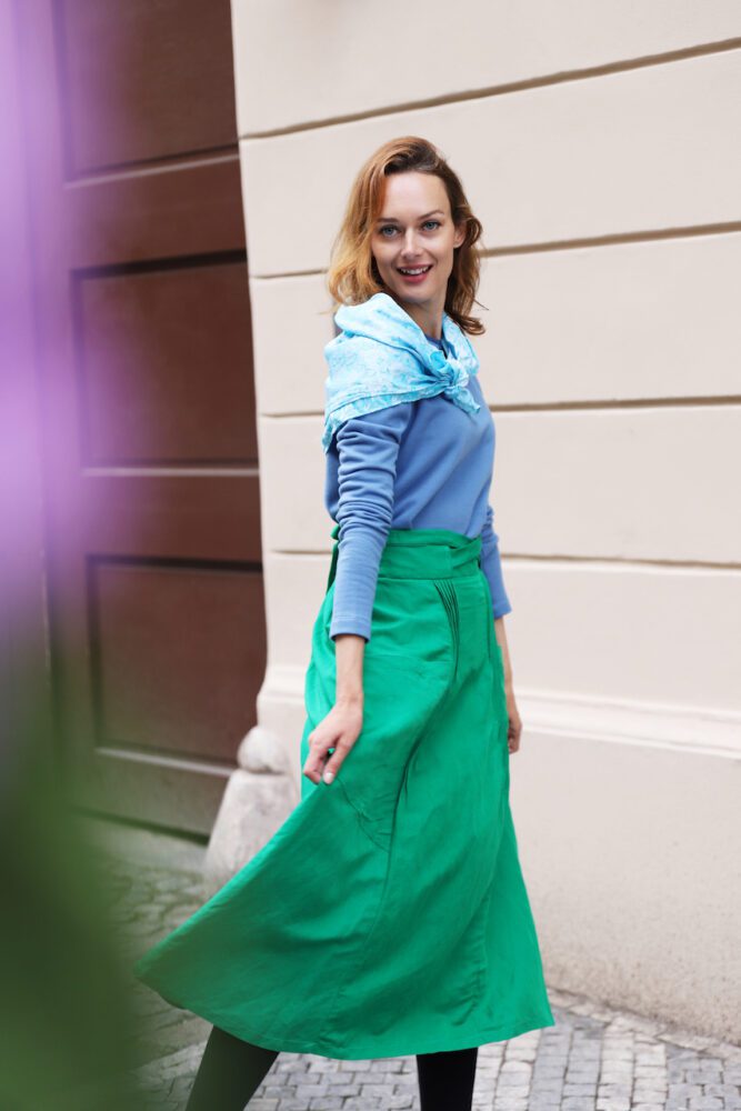 Linen skirt with pockets