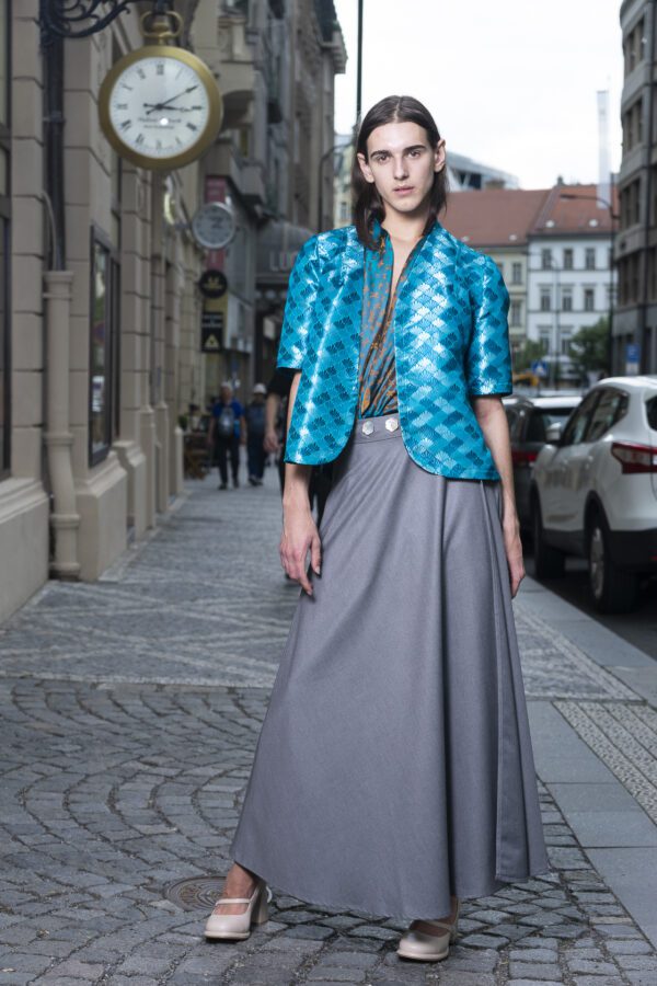 Maxi skirt with pearl buttons - Image 6