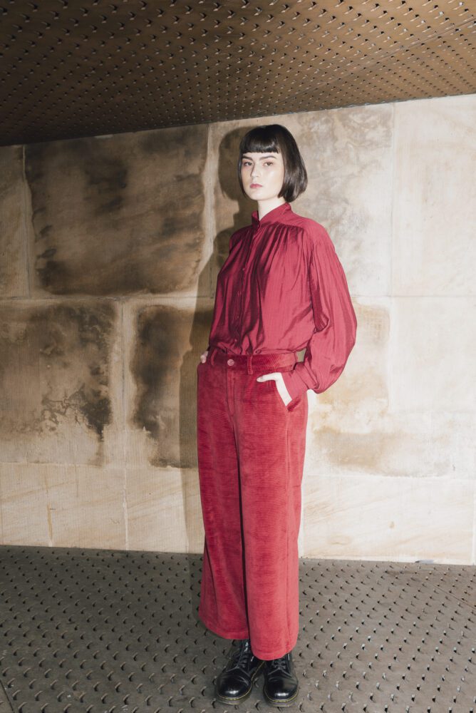 Bordeaux manšetrové kalhoty