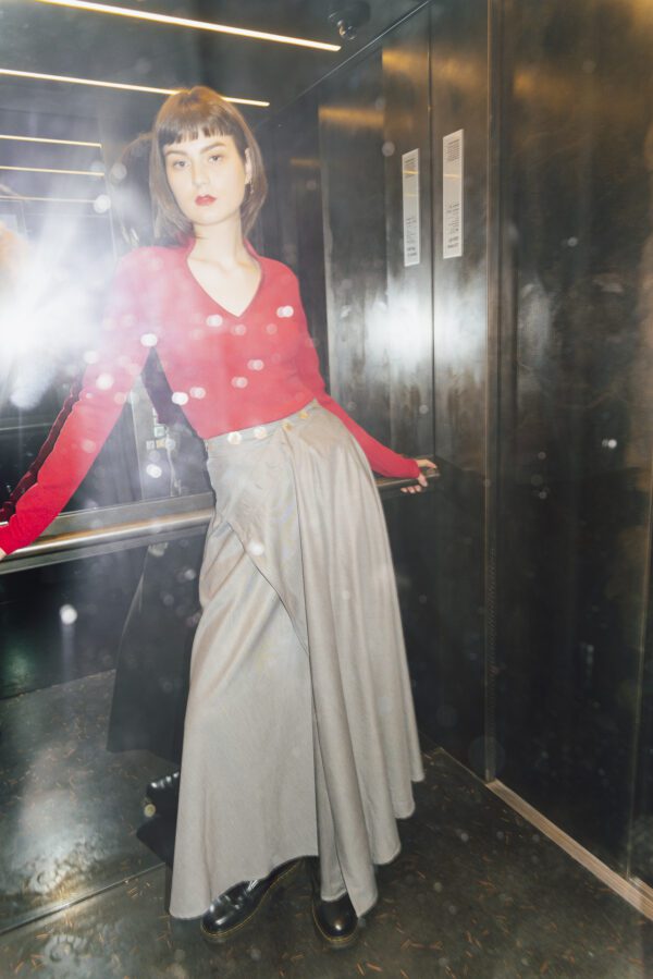 Maxi skirt with pearl buttons - Image 9