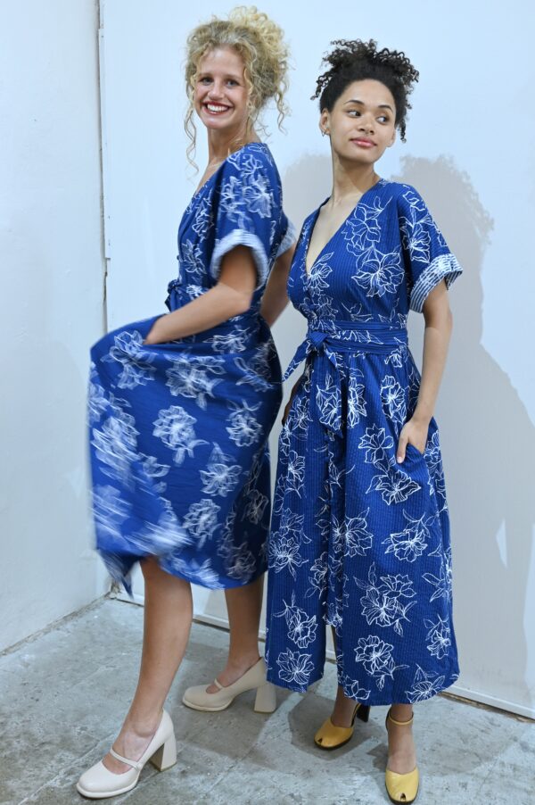 The White and Blue World - Image 6